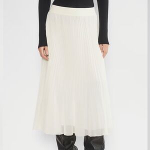 Aritzia Wilfred size small light birch twirls pleated skirt